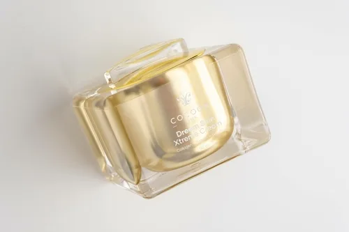 Crème hydratante au collagène - Dream Skin : 5 Bienfaits Révolutionnaires pour une Peau Hydratée et Raffermie 2 Crème hydratante au collagène Dream Skin Xtreme